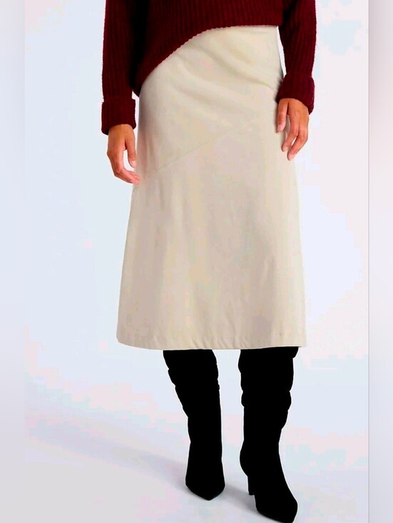 Time and Tru Dresses & Skirts - New Women's Faux Suede Midi Skirt, 31" Length, Size 10 (M) Time and Tru